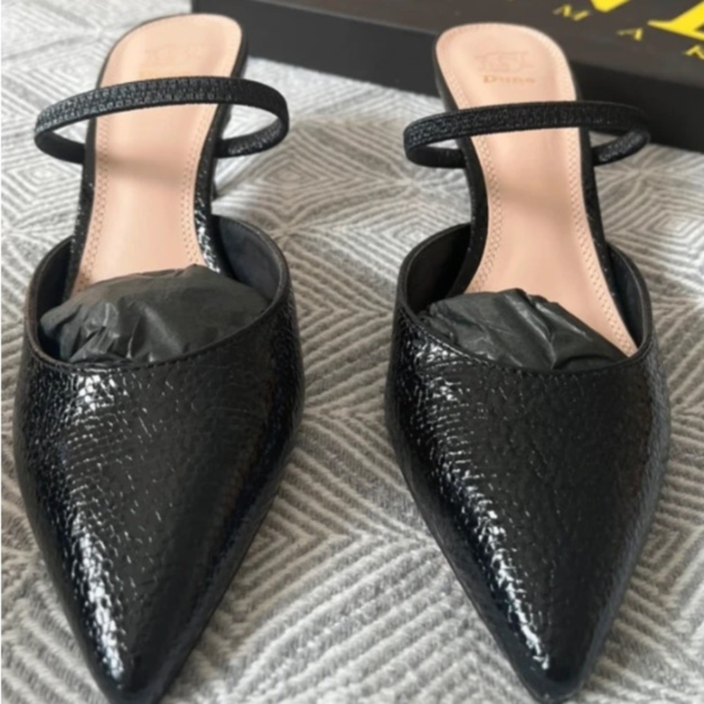 Chic Black Textured Women's Heels